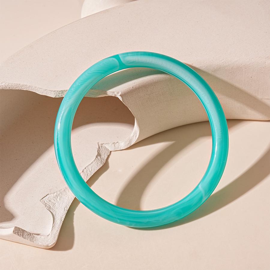 Стильный акриловый широкий браслет неправильной формы - Нишевые украшения высокого дизайна