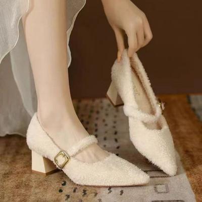 Damen Spitzschuhe mit Blockabsatz Pelzschuhe Winter 2025 Neu Mittelhohe Absätze Elegant Kurzer Plüsch Laufschuhe Sexy Pumps Kleid Zapatillas Mujer