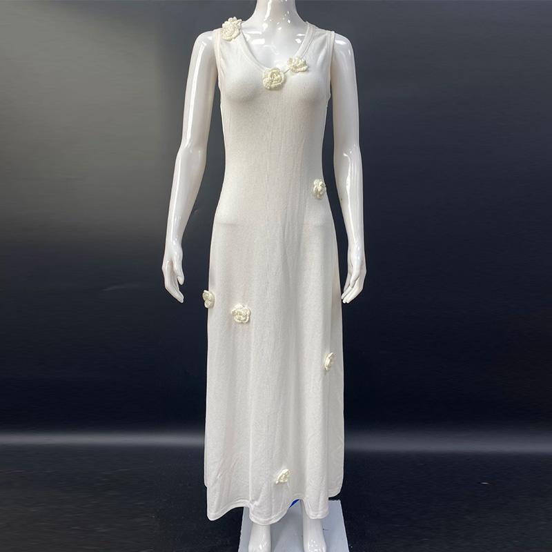 Длинное трикотажное платье с V-образным вырезом — фото 8