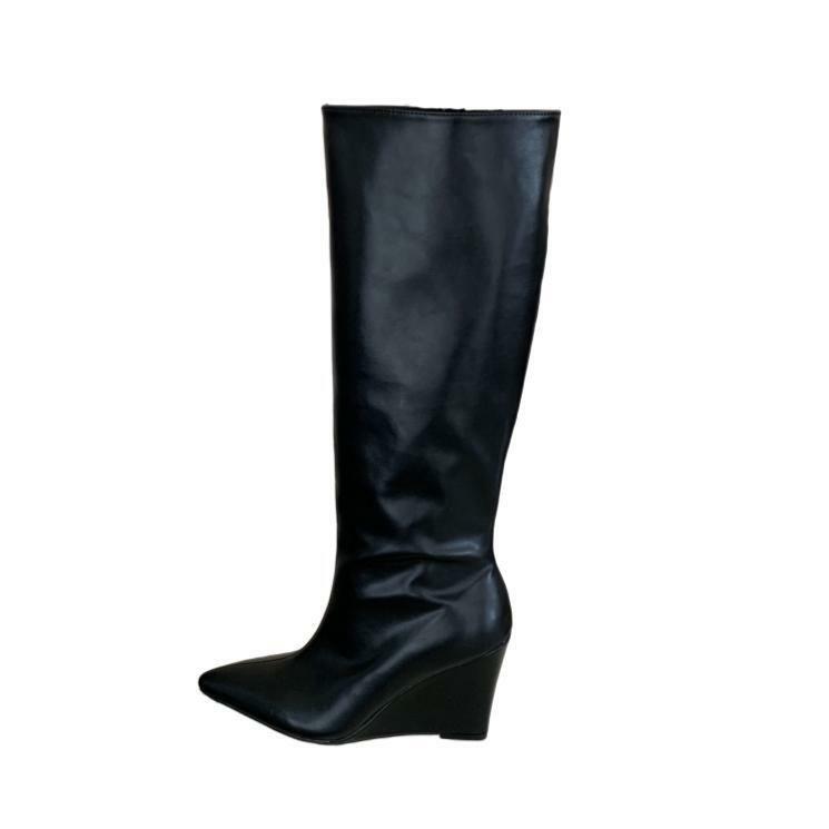 European and American Pointed Boots for Women In the Autumn and Winter of 2025, the New Large Tube Circumference and Thin Straight Pants Tube Boots, W