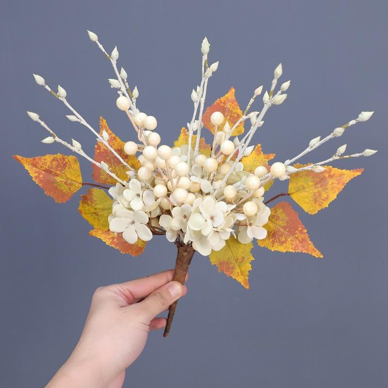 

Green Aloes Simulated Maple Leaf Foam Small Berry Bouquet False Flower Thanksgiving Garden Decoration Artificial Green Plants білий