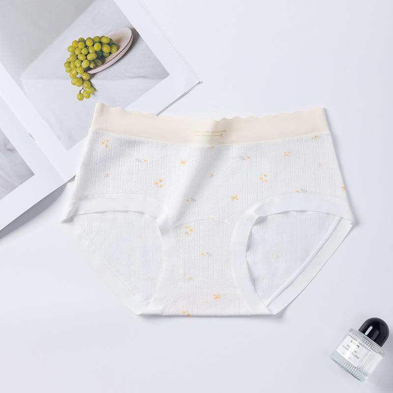 Women's Spring and Autumn Printed Cotton Gentle Small Floral Traceless Underwear