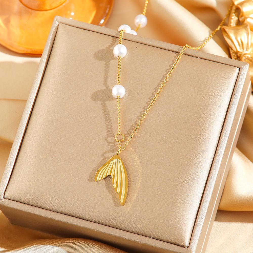 Exquisite 18K Gold-Plated Titanium Steel Necklace - Women's Clavicle Chain Jewelry, Fade-Resistant