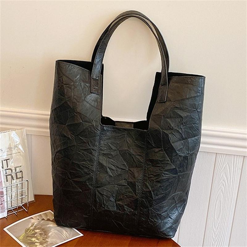 Women's Winter Tote Bag Vintage Fashion Large Capacity Premium Underarm Bag Niche Design Bucket Handbags