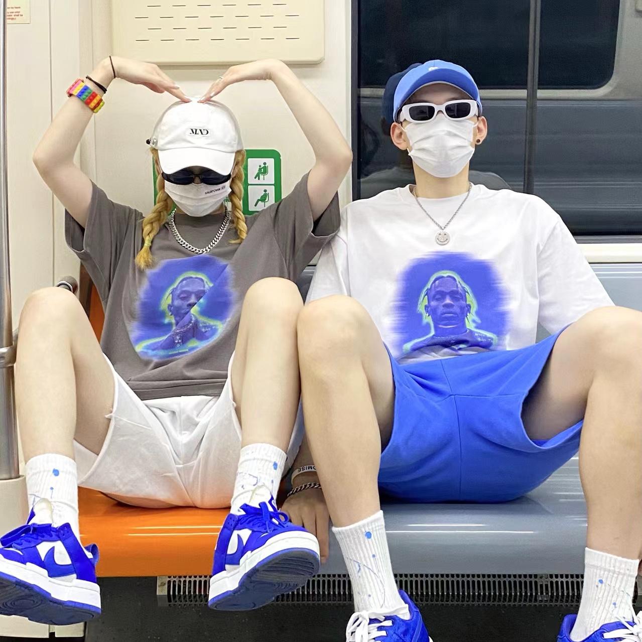 

Трендовая милая женская футболка с коротким рукавом и графическим рисунком