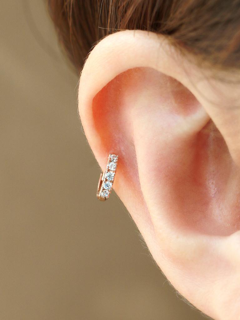 Minimalpiercing 14K Inner Conch Cubic Ring Piercing 1.2 Thickness
