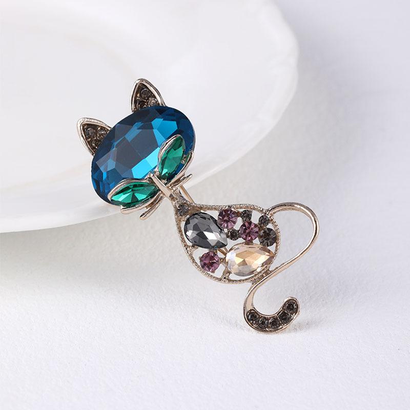 Vintage Sapphire Cat Brooch Cute Animal Pin Alloy Diamond Brooch Suit Accessories