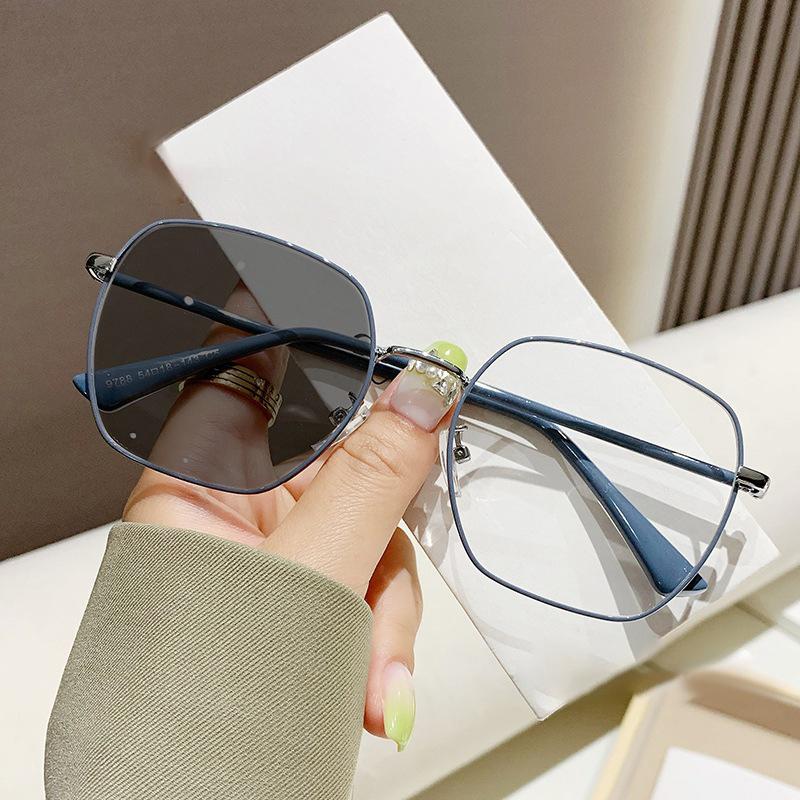 Anti-blue Light Tinted Color-changing Lightweight Plain-faced Large-framed Women's Glasses 9788