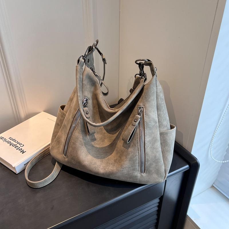 Large Capacity Bag Women's New Matte Trend Shoulder Messenger Bag Casual Commuter Tote Bag