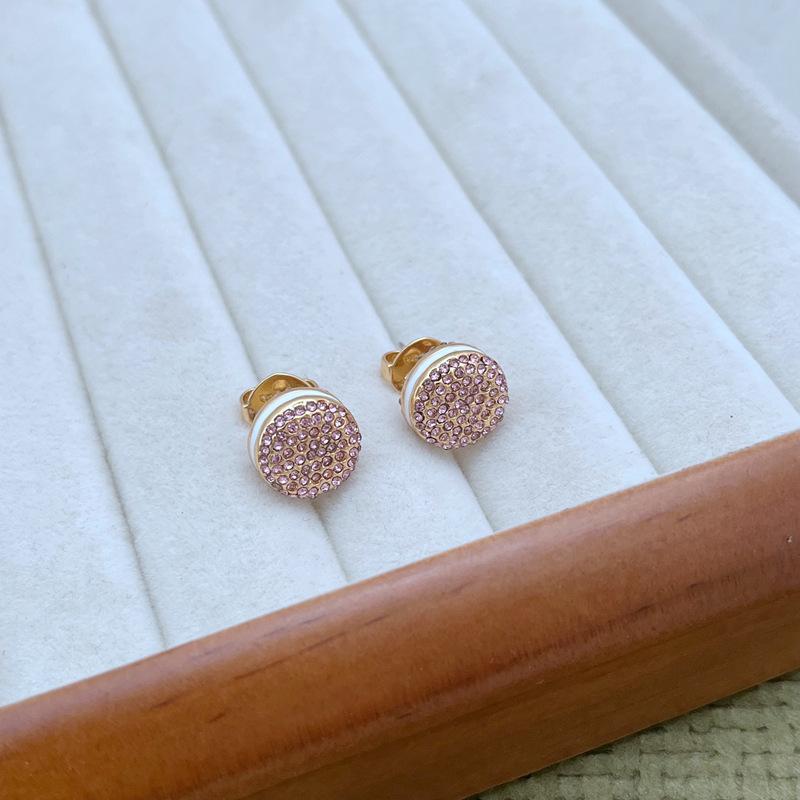 

Elegant Round Bread-Shaped Stud Earrings with Inlaid Diamonds