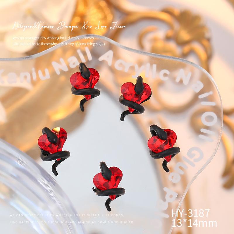 Unghia Serpente Tenuta Diamante Tenuta Diamante Piccolo Serpente Unghia Finta Finitura Gioielli per Unghie Serpente Piccolo Tridimensionale Cuore Curvo Rotondo Gioielli con Diamanti