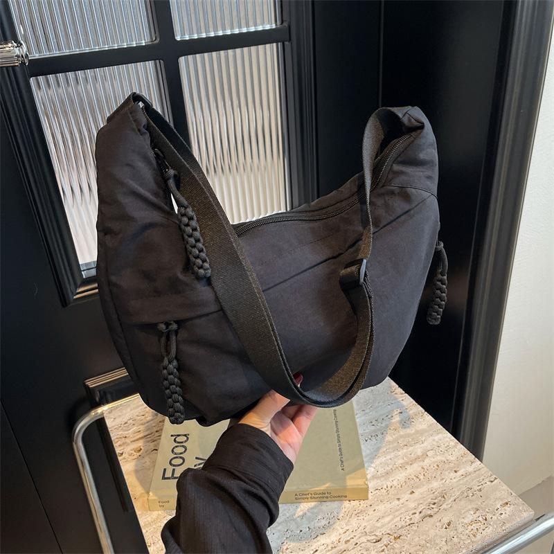 

Сумка кроссбоди женская сумка новая сумка-пельмень женская сумка большой вместимости женская сумка для поездок на работу на плечо спортивная универсальная сумка-пельмень женская чёрный