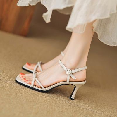 Sapatos de mulher – Sandálias de salto