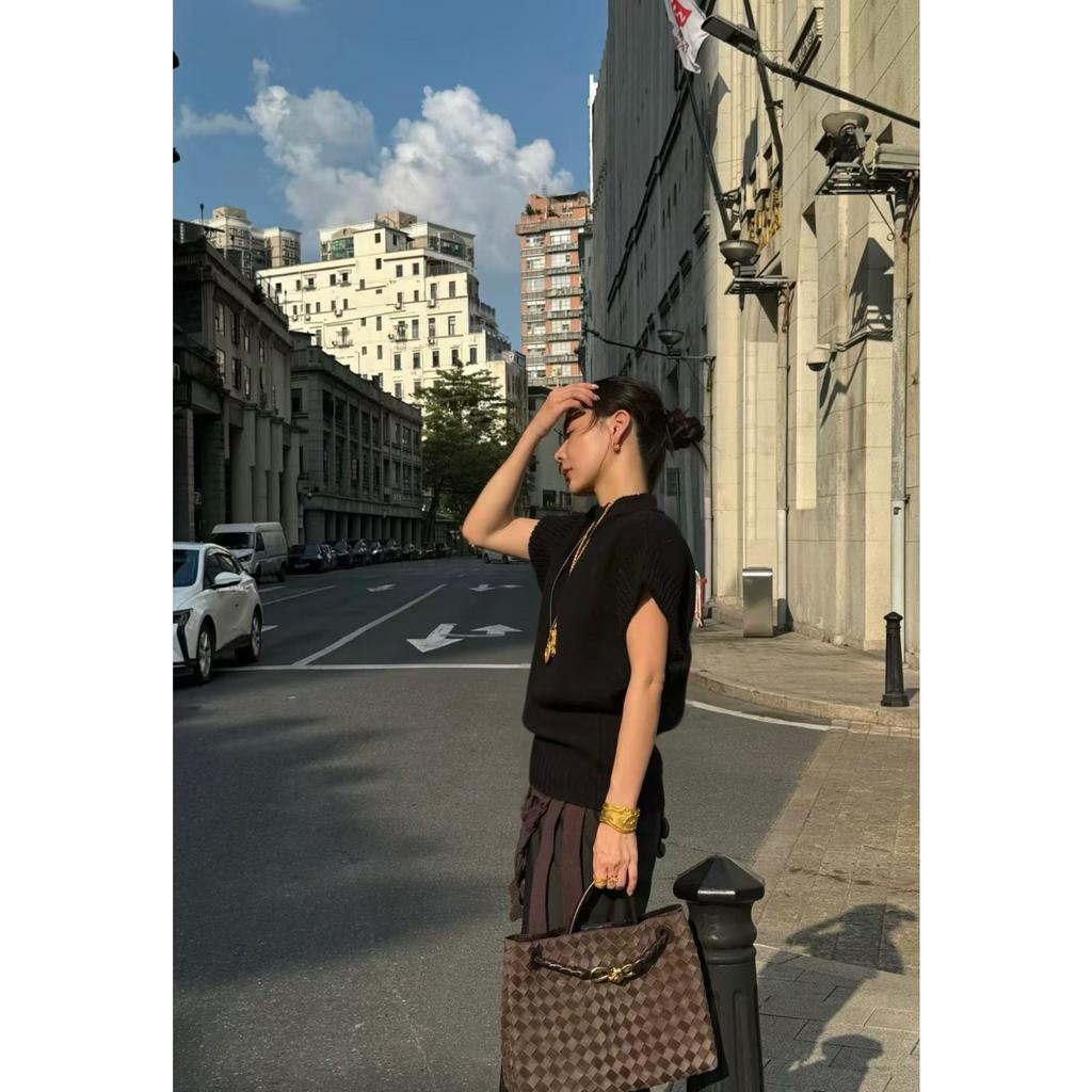 New women's bag frosted leather metal rope buckle leather woven niche simple large-capacity portable shoulder bag