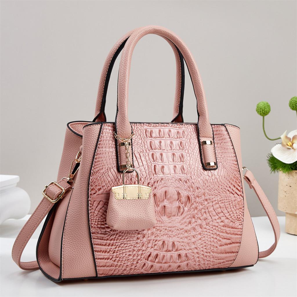 Vintage Style Womens Shoulder Bag With Stitching Details For Casual Outings