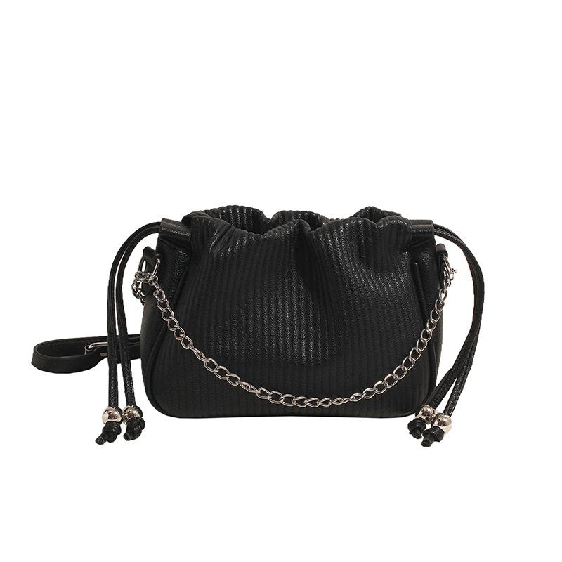 

Маленькая сумка женская новая универсальная цепочка сумка-мессенджер модная сумка чёрный