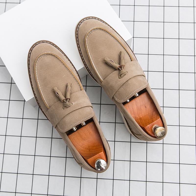

Модные весенние новые мужские замшевые удобные лоферы с кисточками и острым носком, модный бренд, мужская дышащая и нескользящая повседневная кожаная обувь 46 хаки
