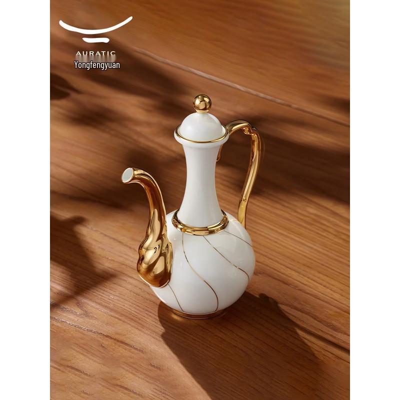 Auratic Madam Porcelain Magnolia Wine Set