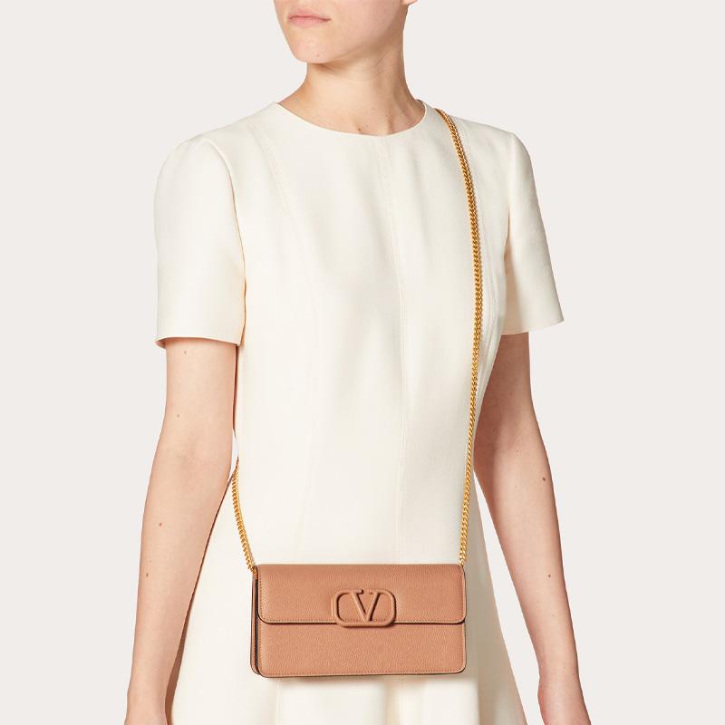 Valentino Vlogo Signature Grain Calfskin Chain Shoulder Bag Clutch Tote Wallet Women Bags Cinnamon-Pink ZW2P0-S93RQR-GF9