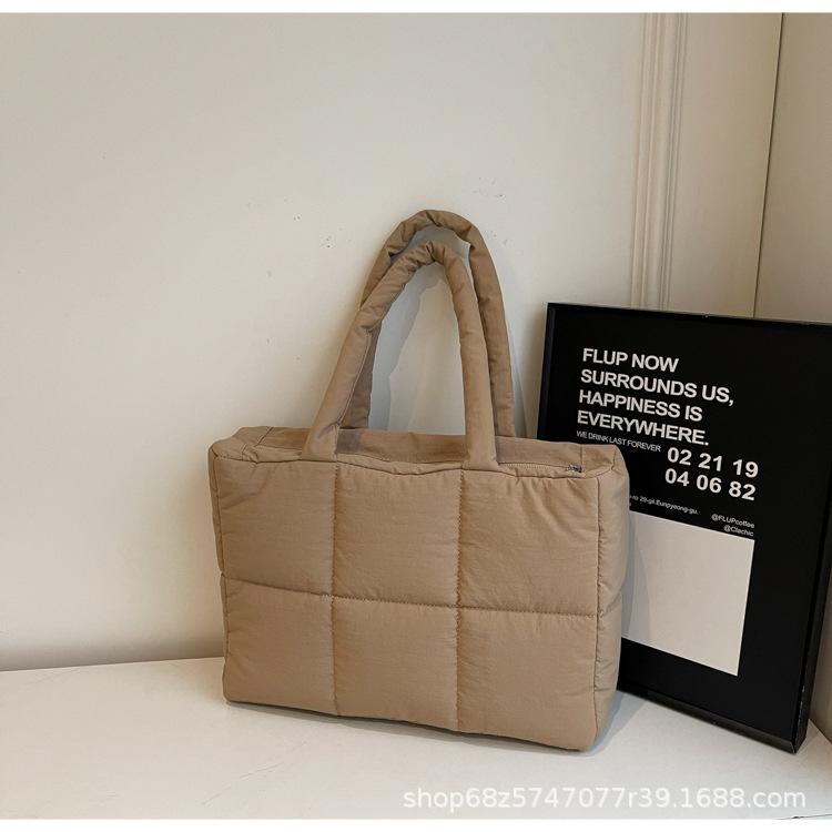 Underarm bag women's bag 2025 new versatile shoulder bag down cotton clothing bag large capacity fashion portable tote bag