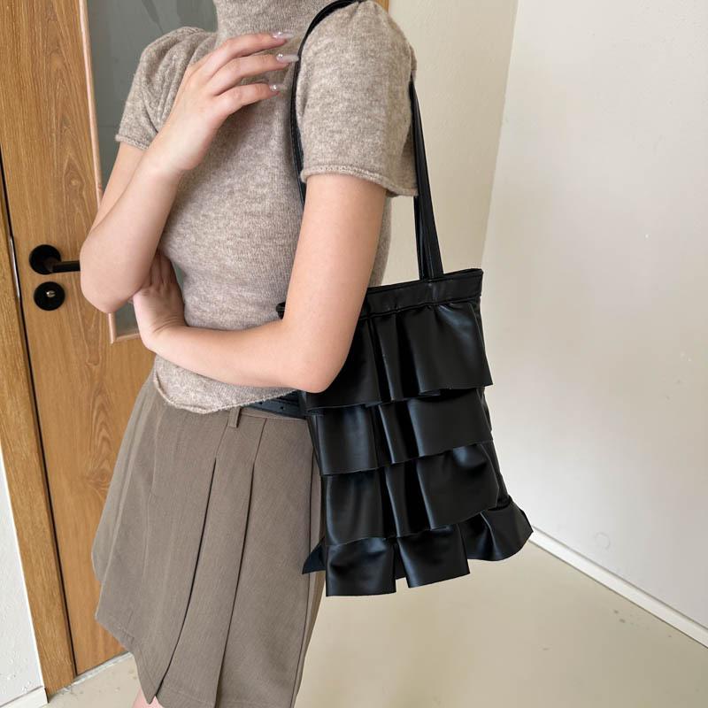 Leisure commuter shoulder bag niche foreign style bucket bag 2024 autumn new bag women's fashion simple handbag