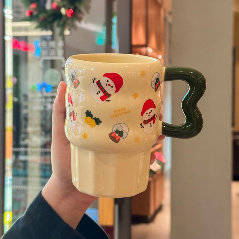 Cute Christmas Ceramic Mug with Lid for Girl's Birthday Gift High-value Straw Mug Souvenir