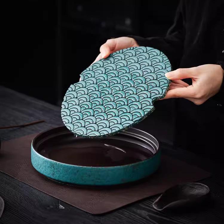 Round Ceramic Tea Tray: Chinese Retro Kung Fu Tea Set, Dual-Use Dry & Wet Brewing Table with Water Storage.