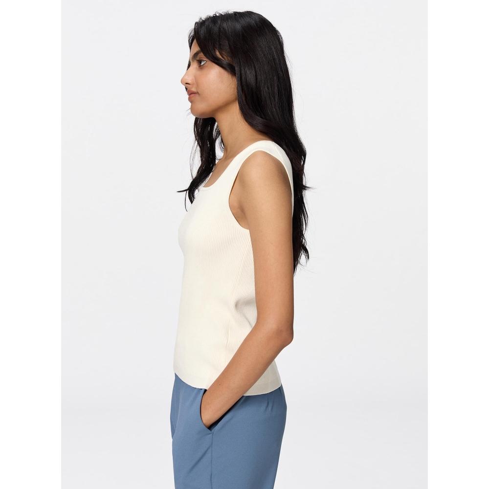 GU by Uniqlo Rib Knit Square Neck Tank Top Model