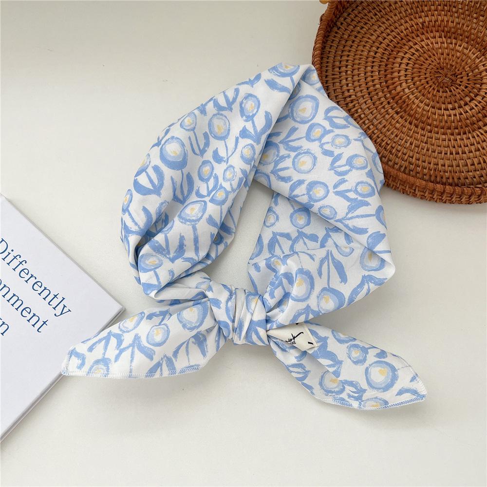 Silk-Blend Women's Square Scarf for Neck Protection - Ideal for Spring, Autumn, and Summer Outfits