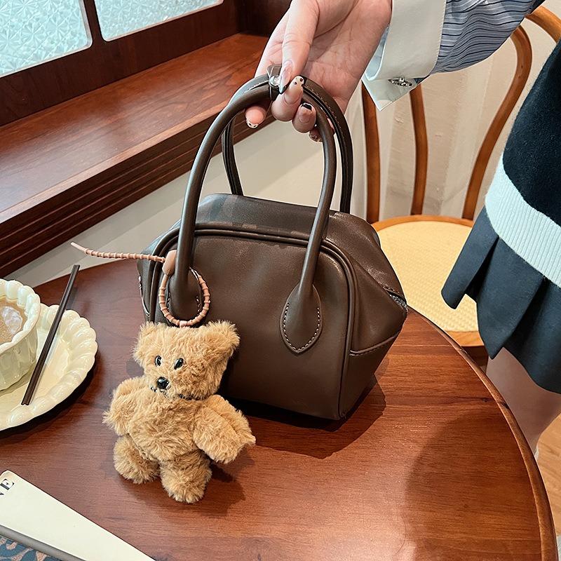 High-end Niche Bag Women's Autumn and Winter New Fashion Versatile Messenger Bag Retro Portable Pillow Bag