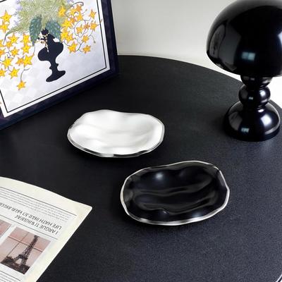 Nádobí – Talíře a tácky