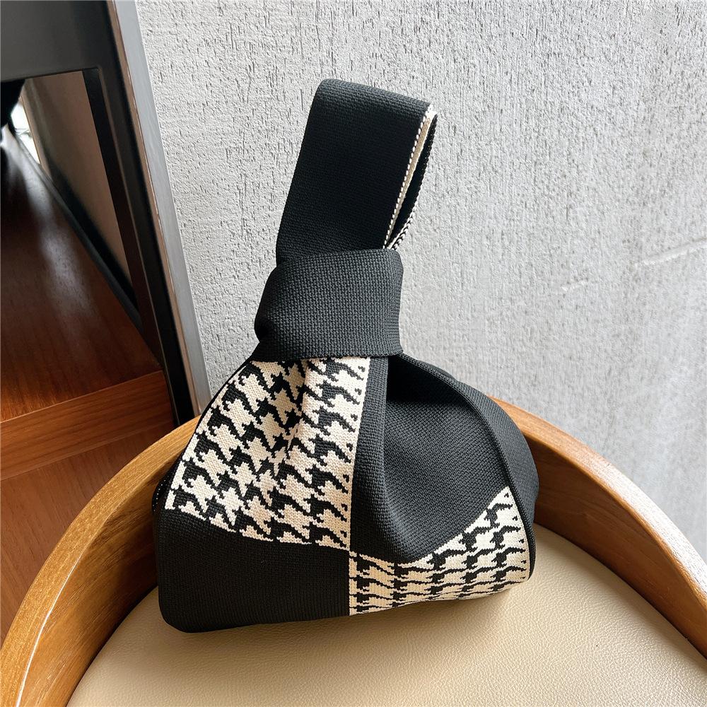 Knitted Mobile Phone Bag For Women In Spring And Autumn Cute Cartoon Versatile One Shoulder Diagonal Cross Bag Travel Coin Purse Small Handbag