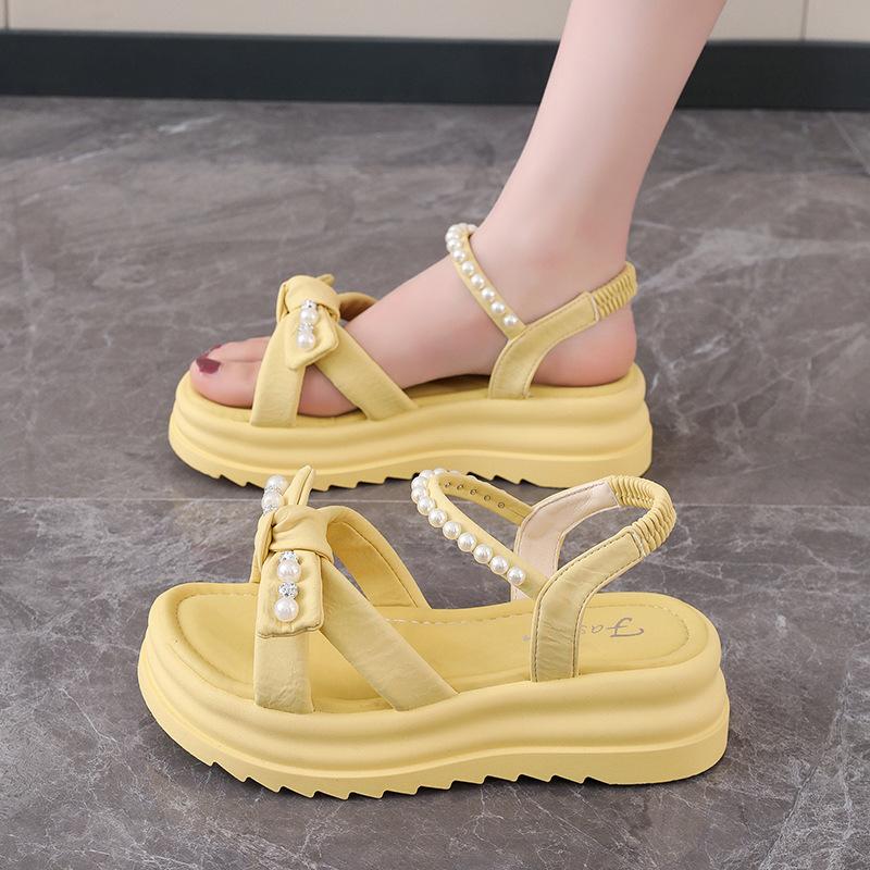 

Platform sandals are versatile for women and do not tire their feet. The new summer outer slippers are beautiful with skirt shoes. 41 жёлтый