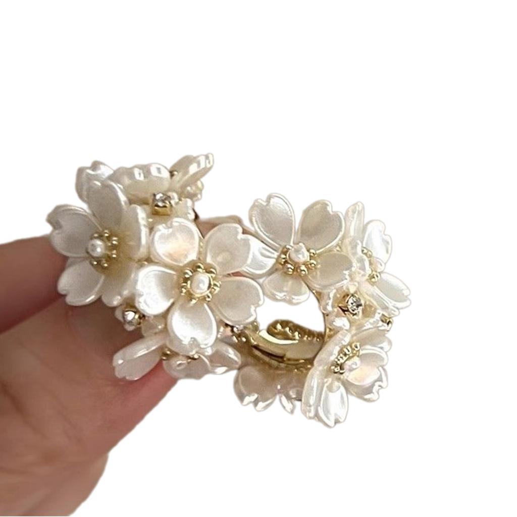 Modischer Ohrschmuck Süße Ohrstecker Stilvolle Ohrnadel Schöne ABS-Blumen-Ohrringe Perlenohrringe für einzigartige Stile