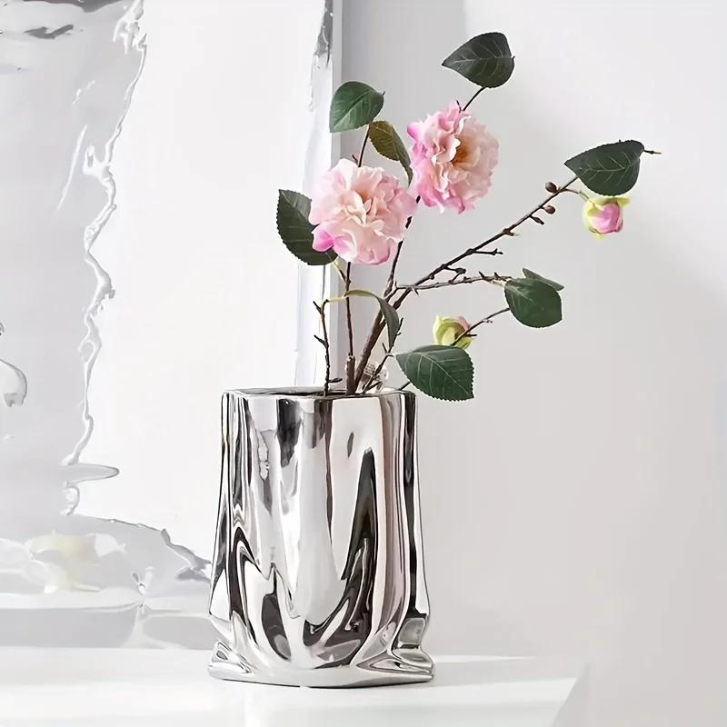 Luxurious And Elegant Creative Electroplated Silvery Ceramic Vase With A High-end Feel Suitable For Displaying Artificial Flower