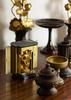 Buddhistische Statue von Ususama in einem Schrein Makita Shuun Originalmodell der Schutzgottheit des Takaoka Bronze Myo-o (vergoldet/24k Gold) Bildhauer