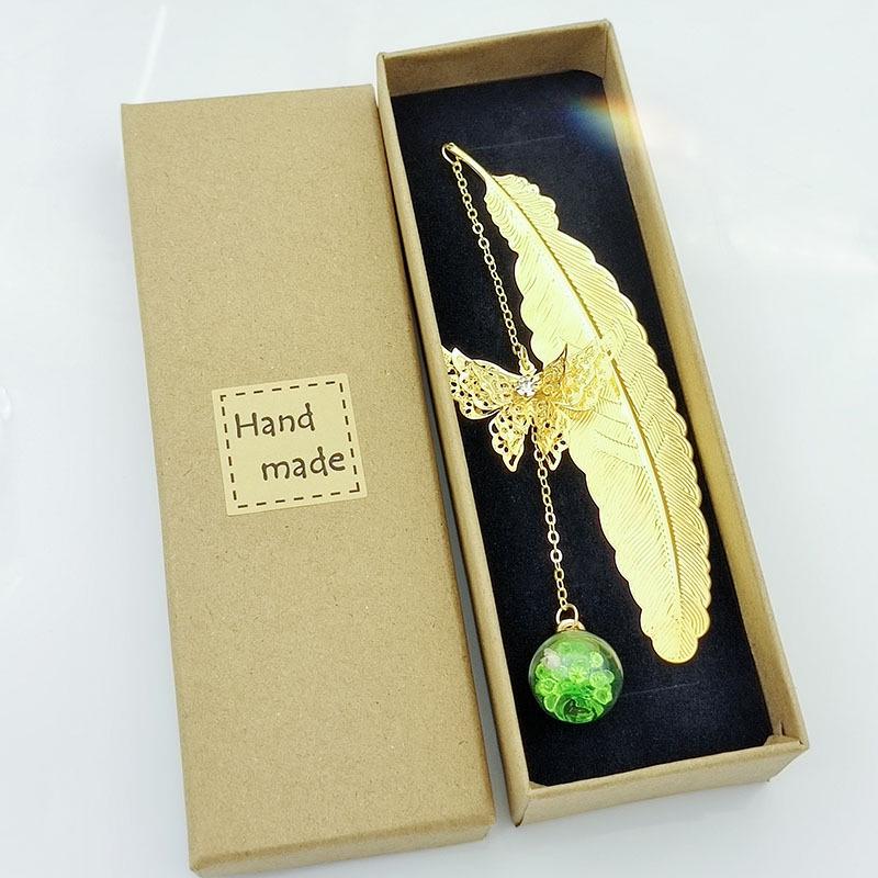 Popular Chinese Metal Feather Bookmark with Dried Flower and Butterfly Design - Perfect Teacher's Day Gift