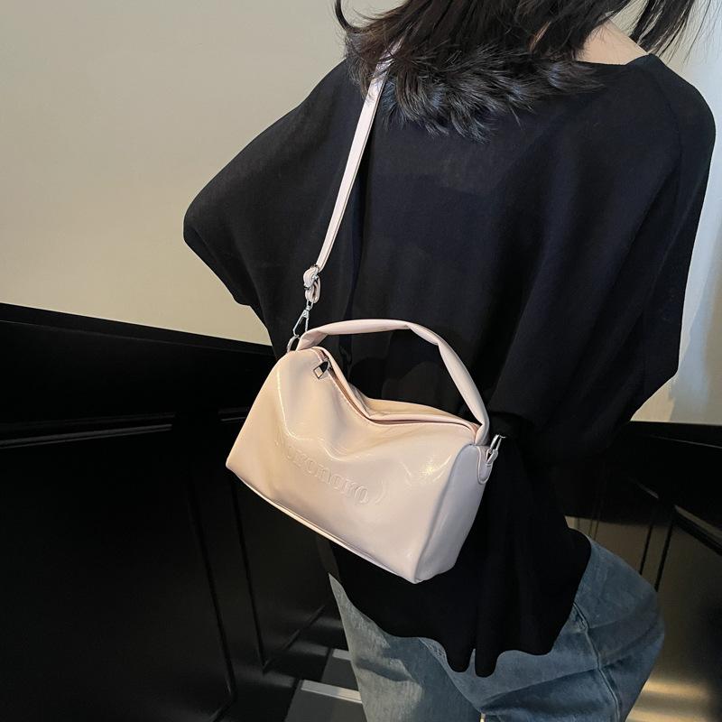 Exploding Fire Niche Fashion Big Bag 2025 New Tote Bag Large Capacity Commuter Shoulder Underarm Shoulder Bag Premium Sense