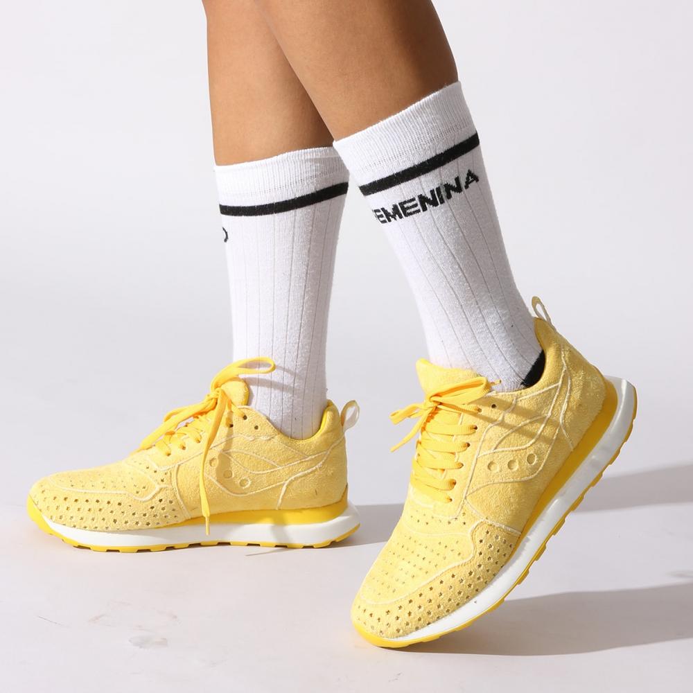 

Желтые женские кроссовки