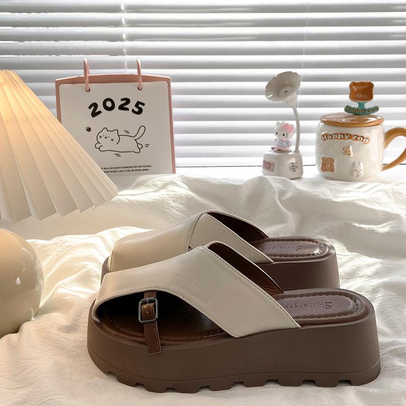 Roman slippers women's 2025 new summer fashion versatile leisure beach hollow cool thick bottom heightening slippers
