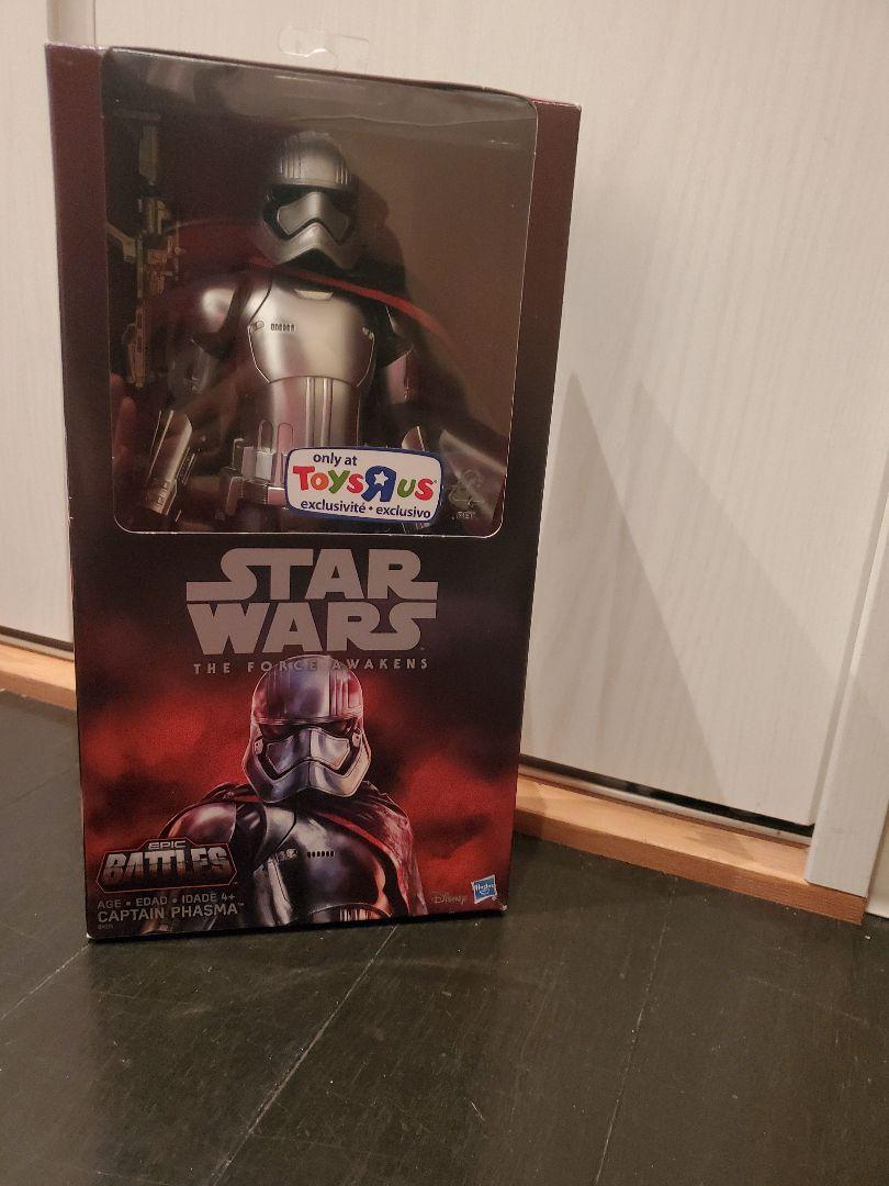 

[USED] Star Wars The Force Awakens Captain Phasma Figure