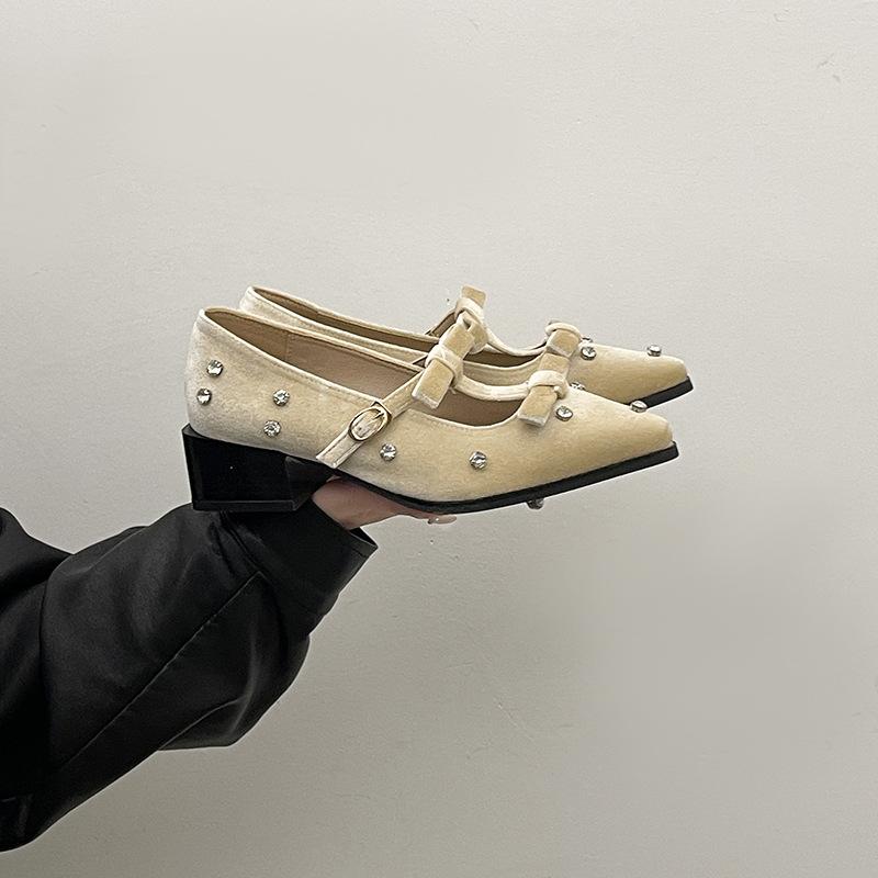 

Suede 2025 pointed rhinestone low-heeled single shoes women s spring new temperament skirt French bow light-mouth single shoes 40 абрикосовый