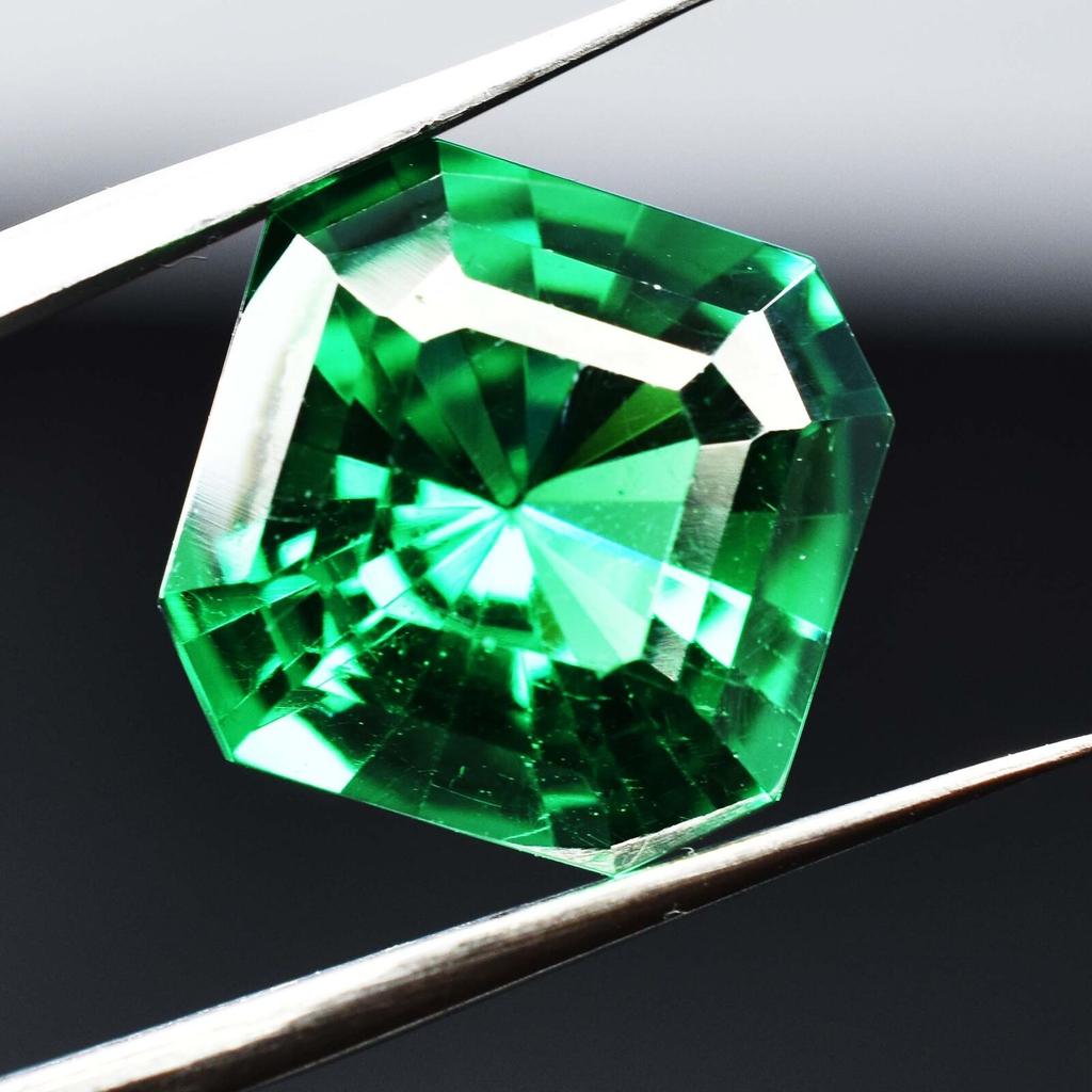 10 Ct NATURAL Green GARNET Square Shape Loose Gemstone