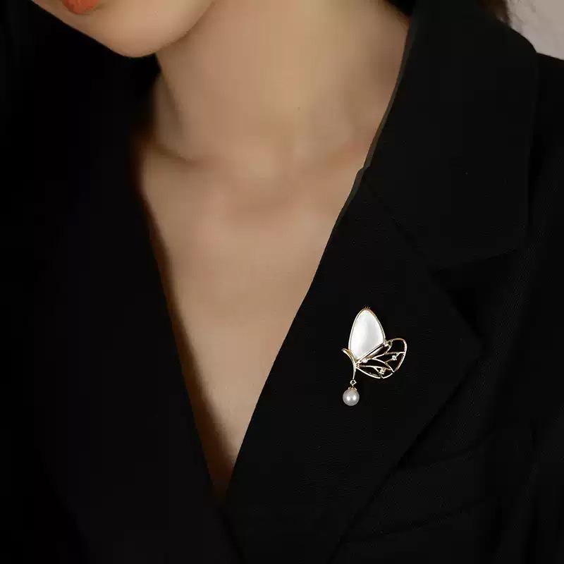 Elegant Butterfly Pendant Brooch with Pearl for Sweaters and Jackets