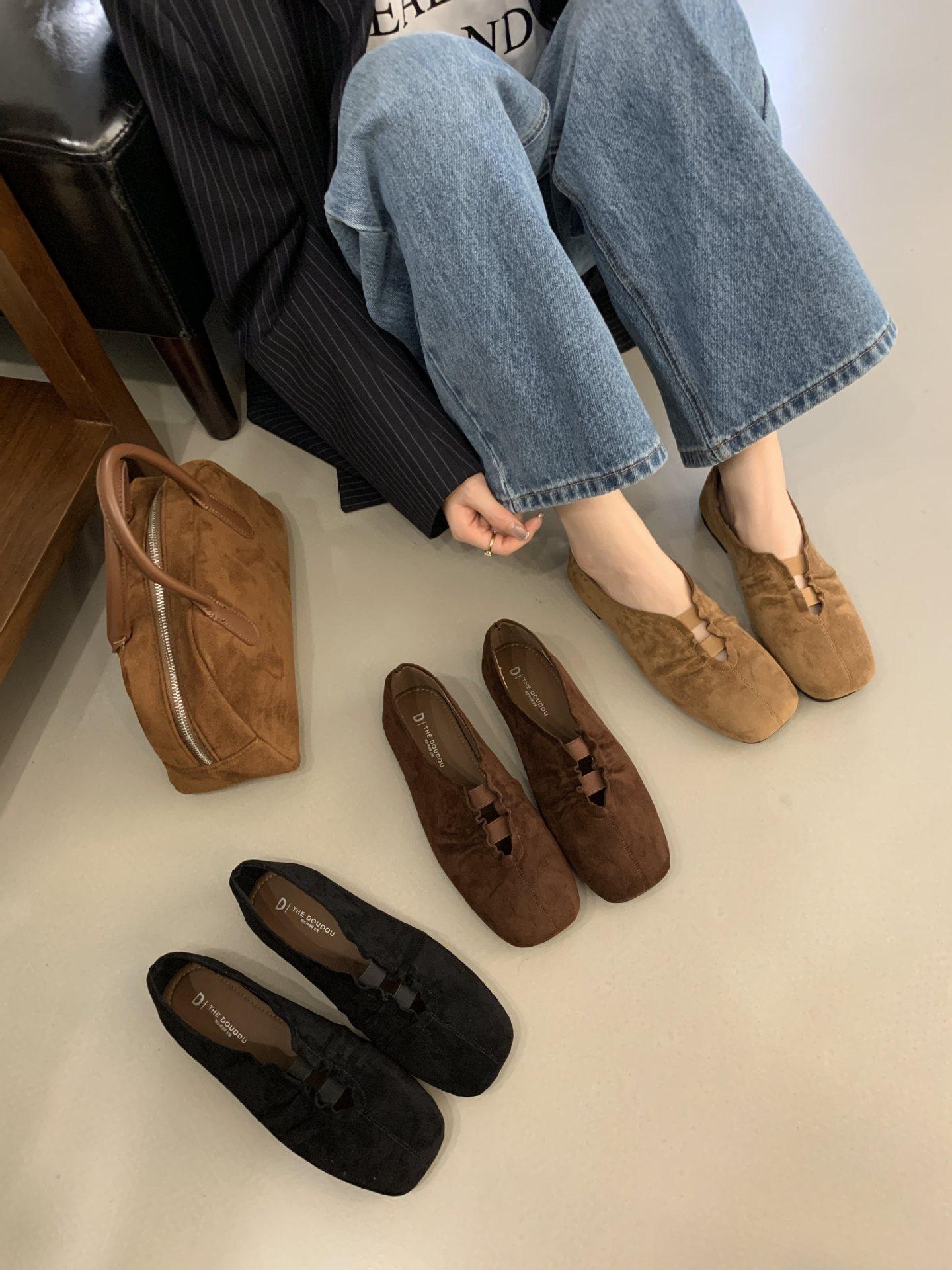 

Hot suede 2025 new spring and autumn retro versatile square head pleated low-heeled loafers women s French single shoes 39 хакі
