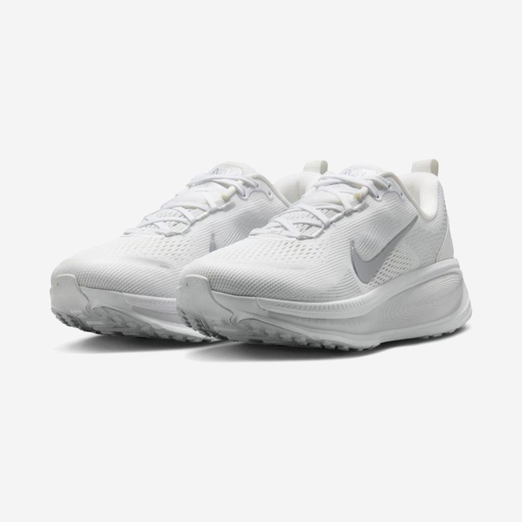 Nike Vomero 18 [HM6804-104]
