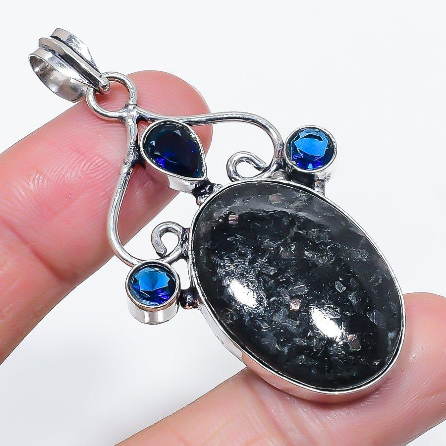 

Natural Nuummite, Topaz Gemstone 925 Sterling Silver Jewelry Pendant 2.40 b5g45