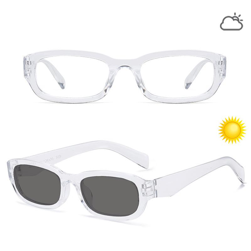 

Square color-changing flat mirror small frame new glasses frame ins European and American fashion glasses frame retro simple women As shown in the picture