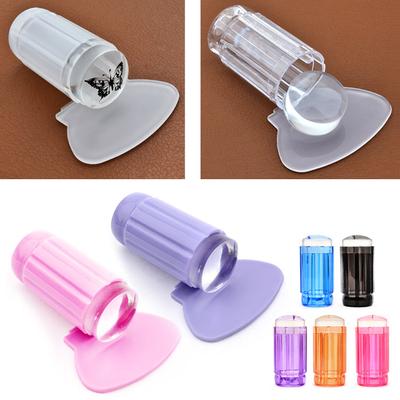 Nail art – Stencil e stampini per unghie
