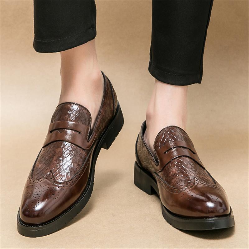 Retro Penny Loafers New Men's Pointed Patchwork Leather Brogues Shoes Designer Formal Wedding Prom Dress Homecoming Footwear